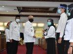 diberi-sk-cpns-bantul-dituntut-disiplin-dan-semangat-dalam-bekerja.jpg