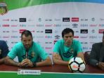 diisukan-jadi-pelatih-timnas-indonesia-begini-jawaban-simon-mcmenemy_20180912_222702.jpg