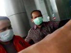 diserahkan-ke-kejaksaan-irjen-napoleon-dan-brigjen-prasetijo-kenakan-baju-tahanan.jpg
