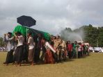 drama-kolosal-resolusi-jihad-mbah-hasyim-asyari-dipentaskan-pada-peringatan-hari-santri-nasional_20181021_103515.jpg