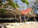 dua-bangunan-di-selatan-pasar-beran-sleman.jpg