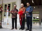 dubes-as-joseph-r-donovan-jr-meresmikan-pembukaan-gedung-bersejarah.jpg