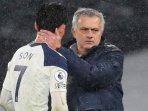 formasi-pemain-liverpool-saat-kalahkan-tottenham-mourinho-pakai-3-4-3.jpg