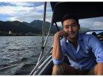 gaya-siwon-berlibur-di-bali-pakai-kain-pantai-hingga-naik-motor-seperti-orang-biasa.jpg