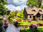 giethoorn-desa-tanpa-jalan-raya-dan-kendaraan-bermotor-di-belanda.jpg