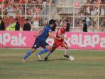 hattrick-gelandang-asal-brasil-bawa-badak-lampung-fc-raih-kemenangan-atas-arema-fc-skor-akhir-4-3.jpg