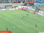 jadwal-pekan-keenam-liga-1-2019-persib-bandung-terancam-kehilangan-ezechiel-ndouassel.jpg