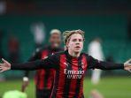 jens-petter-hauge-merayakan-gol-ketiga-saat-liga-eropa-celtic-v-ac-milan.jpg