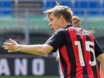 jens-petter-hauge-selebrasi-di-liga-italia-serie-a-ac-milan-vs-sampdoria-pada-3-april-2021.jpg