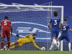 jorginho-menendang-penalti-diselamatkan-alisson-becker-chelsea-v-liverpool-di-stamford-bridge-20-sep.jpg