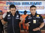 kasat-narkoba-polres-slemandidampingi-oleh-kanit-1-satnarkoba-polres-sleman_20171114_213308.jpg