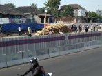 kendaraan-terperosok-di-proyek-underpass-kentungan-sopir-truk-tak-tahu-ada-proyek.jpg
