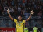 kiper-persela-choirul-huda_20171015_184811.jpg