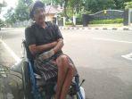 kisah-pemulung-difabel-asal-yogya-keliling-cari-rosokan-pakai-kursi-roda-demi-dapur-tetap-mengepul.jpg