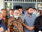klaim-suara-mayoritas-sutrisna-minta-pendukungnya-tetap-bersabar.jpg