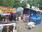 lapak-ilegal_20160809_080937.jpg