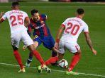 lionel-messi-fernando-reges-dan-diego-carlos-di-semifinal-copa-del-rey-spanyol-barcelona-vs-sevilla.jpg