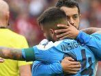 lorenzo-insigne-dan-amin-younes-merayakan-gol-pada-pertandingan-liverpool-vs-napoli.jpg