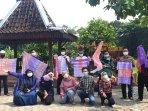 mahasiswa-ugm-berdayakan-santri-lewat-usaha-batik-jumputan-dan-ecoprint.jpg
