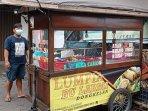 mencicipi-lezatnya-lumpia-bu-larmi-dongkelan-terjual-ribuan-porsi-sehari.jpg