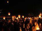 menerbangkan-lampion-menjadi-tradisi-untuk-perayaan-malam-tahun-baru-di-hyatt-regency-yogyakarta.jpg