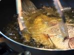 menggoreng-ikan_20180628_061243.jpg