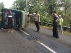 mikrobus-terguling-di-jalan-dlingo-imogiri.jpg