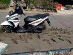 motor-terjebak-di-cor-basah.jpg