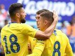 olivier-giroud-merayakan-gol-ross-barkley-pada-laga-uji-coba-reading-vs-chelsea.jpg