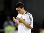 ozil-berdoa_2706.jpg