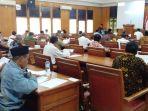 para-bakal-calon-kepala-desa-yang-mendaftar-pemilihan-kepala-desa.jpg