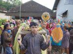 pasar-pinggul-atau-peken-pinggir-tanggul-diadakan-setiap-minggu-legi.jpg