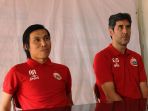 pelatih-persija-jakarta-stefano-cugurra-dan-pemain-asri-akbar_20180808_170453.jpg