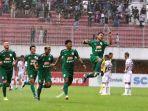 pemain-pss-sleman-irkham-zahrul-mila-merayakan-gol-yang-dicetaknya-ke-gawang-tira-persikabo.jpg