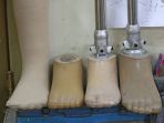 BERITA FOTO : Melihat Pembuatan Kaki Palsu