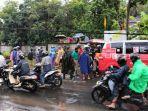 pemotor-tabrak-pohon-tumbang-di-Godean-Sleman.jpg