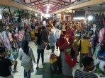penjualan-baju-batik-di-pasar-beringharjo-mulai-menggeliat.jpg