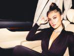 penyanyi-agnez-mo-akui-membeli-mobil-jaguar-dengan-uang-sendiri-di-usia-15-tahun.jpg
