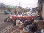 penyebab-sampah-di-jalan-sarkem-jogja-menumpuk-karena-tak-diangkut.jpg