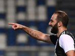penyerang-juventus-gonzalo-higuain-merayakan-gol-di-laga-serie-a-italia-sassuolo-vs-juventus.jpg