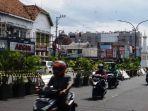 persiapan-lapangan-untuk-proyek-revitalisasi-jalan-sudirman-dan-penataan-kawasan-tugu.jpg