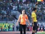 persija-kalah-lagi-pelatih-julio-banuelos-langsung-dipecat.jpg