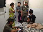 personel-satpol-pp-diy-menggerebek-kosan-dan-penginapan.jpg