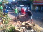 proses-evakuasi-pohon-tumbang-di-jalan-sisingamaraja-jumat-45_20180504_223506.jpg