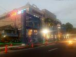 proses-pembangunan-jembatan-penyeberangan-orang-jpo-plaza-ambarrukmo.jpg