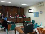 proses-persidangan-yang-dilaksanakan-secara-langsung.jpg