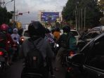 rabu-sore-simpang-empat-bulaksumur-ugm-terpantau-padat_20180912_173555.jpg