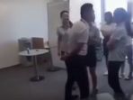 ritual-aneh-bos-di-china_20180516_054132.jpg