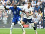 romelu-lukaku-vs-eric-dier-di-liga-inggris-antara-tottenham-hotspur-vs-chelsea.jpg