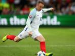 rooney-shoot_20160616_230601.jpg